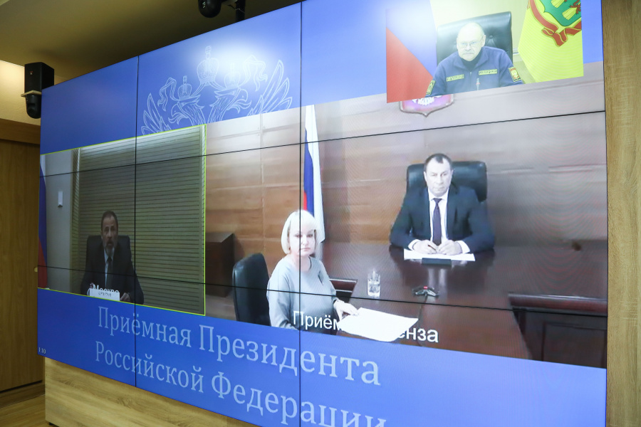 Игорь Комаров провел прием граждан из четырех регионов ПФО Игорь Комаров провел прием граждан из четырех регионов ПФО