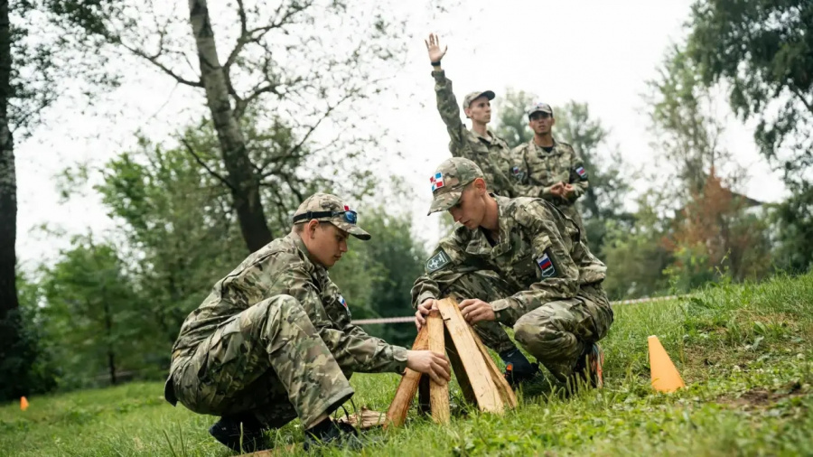 Отряд Пермского края стал лучшим на окружном этапе Всероссийской военно-патриотической игры «Зарница 2.0» Отряд Пермского края стал лучшим на окружном этапе Всероссийской военно-патриотической игры «Зарница 2.0»