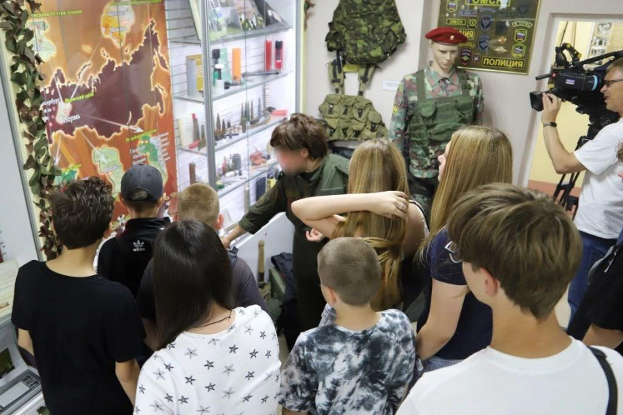 Управление Росгвардии в Пермском крае организовало экскурсию для детей участников СВО Управление Росгвардии в Пермском крае организовало экскурсию для детей участников СВО