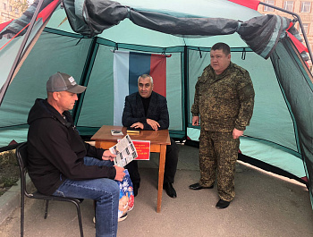 На территории Александровского муниципального округа продолжает работу мобильный пункт приёма на военную службу по контракту.